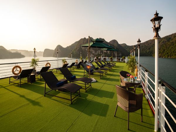 Land Tour Vietnam 9 Days 8 Nights
