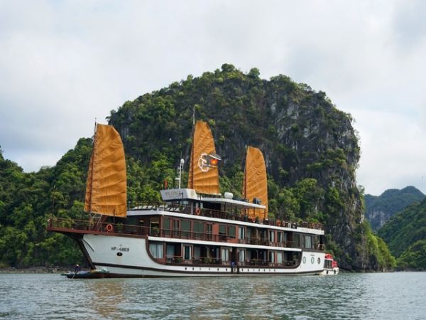 Best Halong Bay Cruise Tour Recommendation