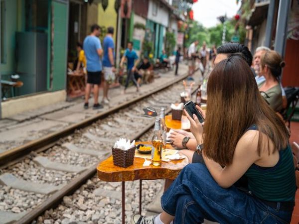 Hanoi Train Street Cafe