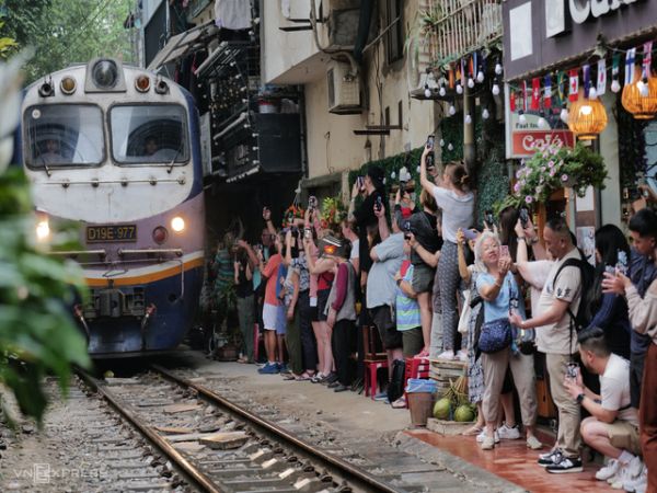 Discover Vietnam 12 Days Budget Tour