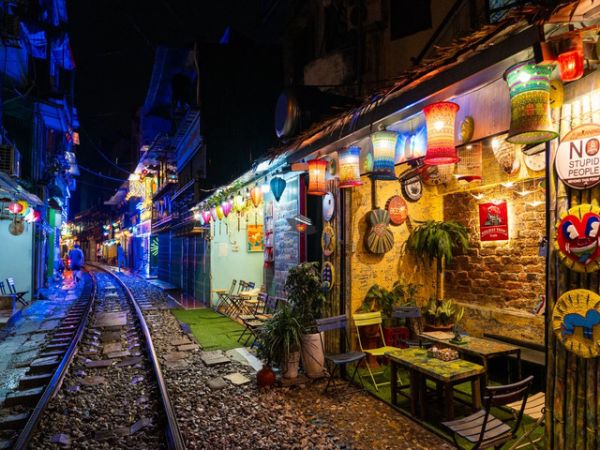 Railway Tuan Cafe Vietnam