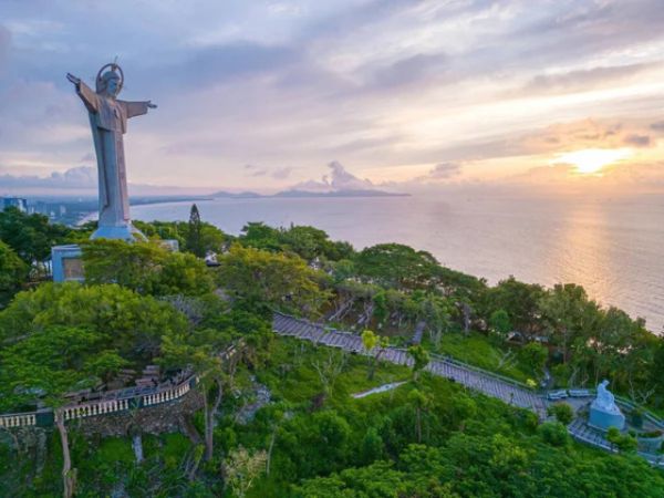 Statue Of Christ The King Vung Tau