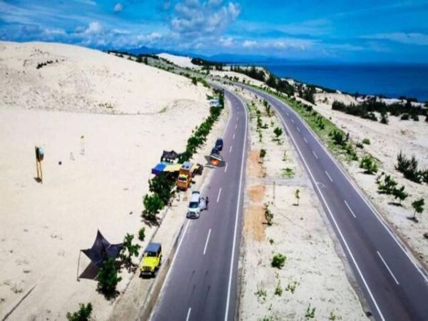 Travel On The Coastal Roads In Vietnam