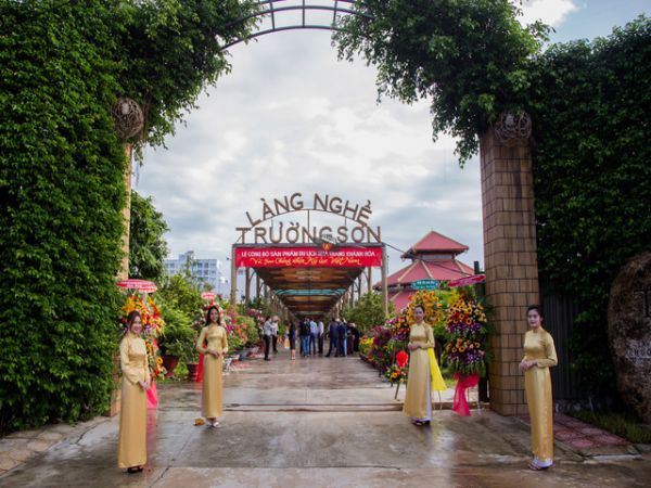Truong Son Traditional Craft Village