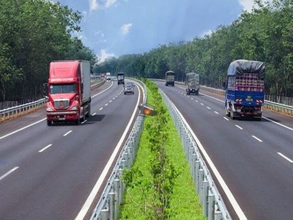 Vietnam North-South Expressway Complete