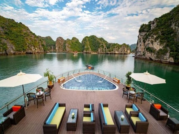 Discover Vietnam 12 Days Budget Tour
